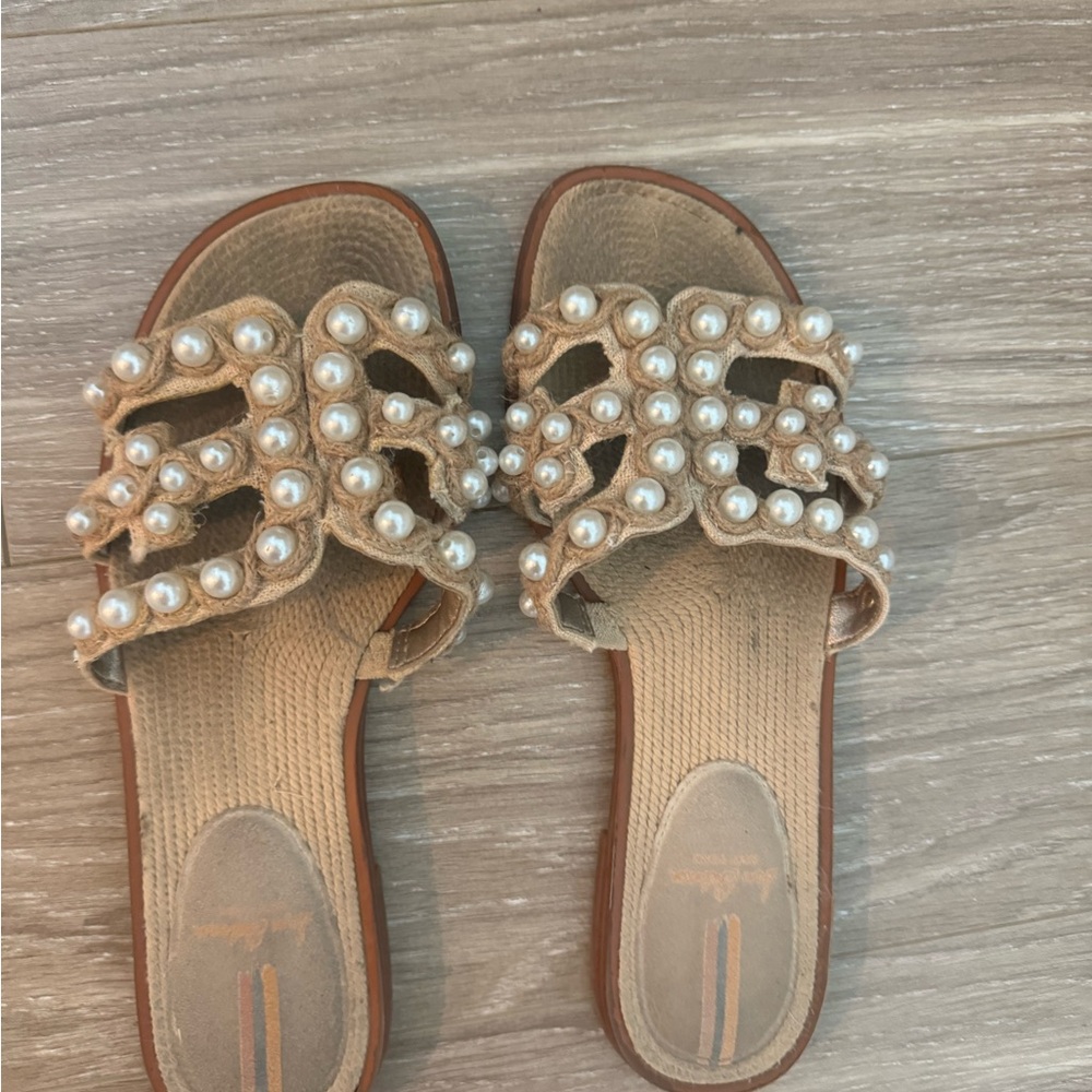 Elegant Pearl-Embellished Sandals